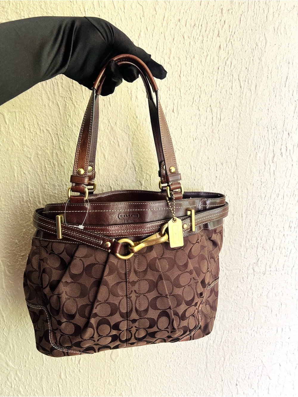 Coach Hamptons Signature Carryall Tote